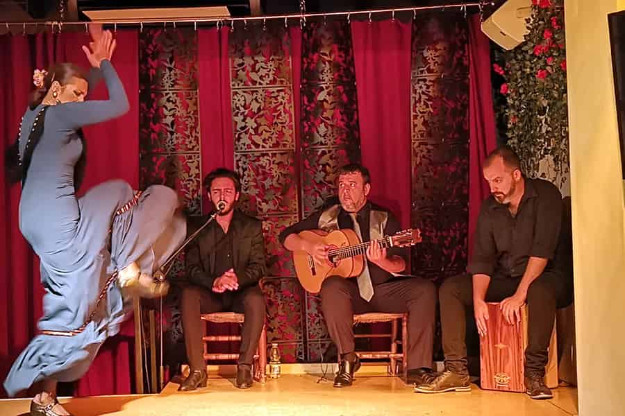 Sevilla: Flamenco Show im Tablao Flamenco Andalusí
