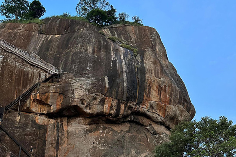 Kandy to Sigiriya Motorbike Adventure Tour