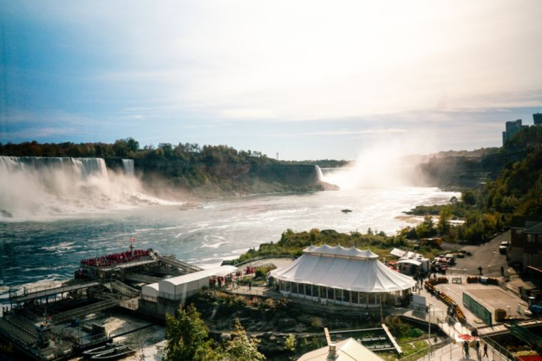 De Niagara Falls, EUA: passeio canadense com passeio de barcoCataratas do Niágara: visita guiada às cataratas e ingresso para atrações