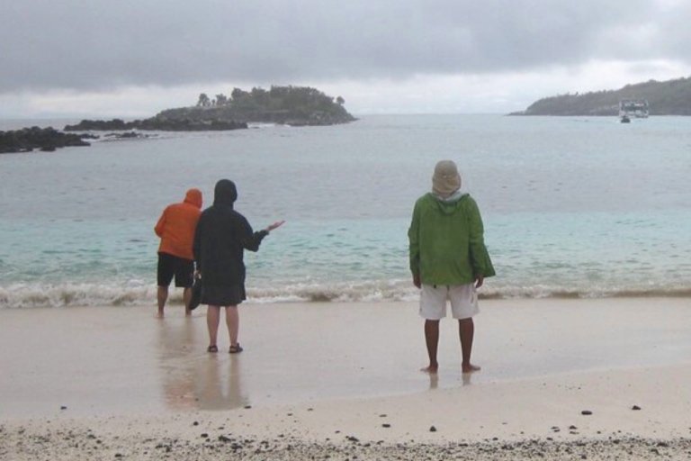 Z wyspy Baltra: 5-dniowa wycieczka przyrodnicza na Wyspy GalapagosZakwaterowanie w standardowej klasie hotelu