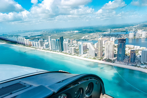 Miami Beach: South Beach privat flygplansrundtur med dryckerMiami Beach: South Beach privat tur med flygplan och dryck