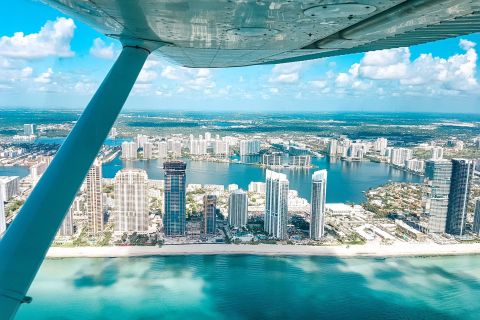 Miami: South Beach Private Airplane Flight with Drinks
