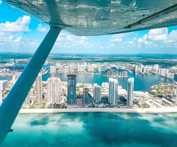 Miami Beach: South Beach Private Airplane Tour with Drinks