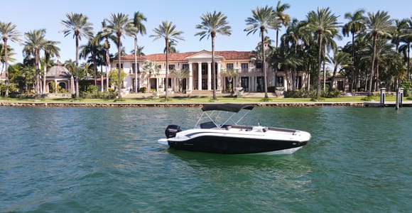 Miami Beach: Private Bootstour mit Kapitän und Champagner