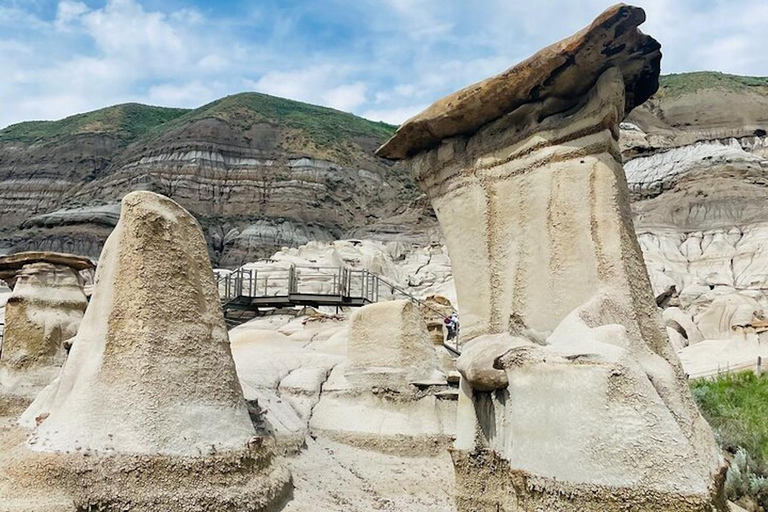 Day of Dinosaurs and Hoodoos From Calgary to Drumheller