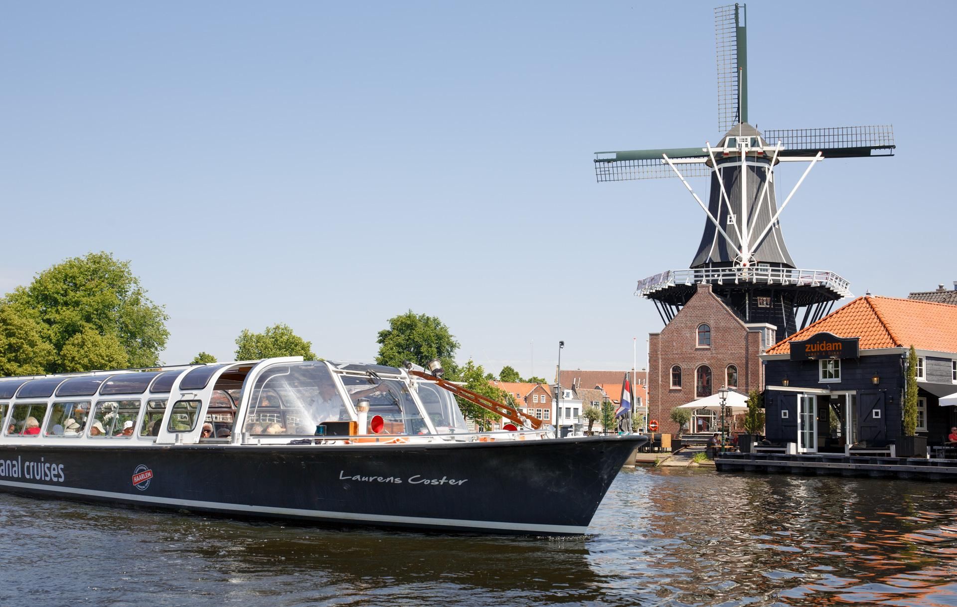 Haarlem: Bootsfahrt vorbei an den Windmühlen + Führung durch die Windmühle
