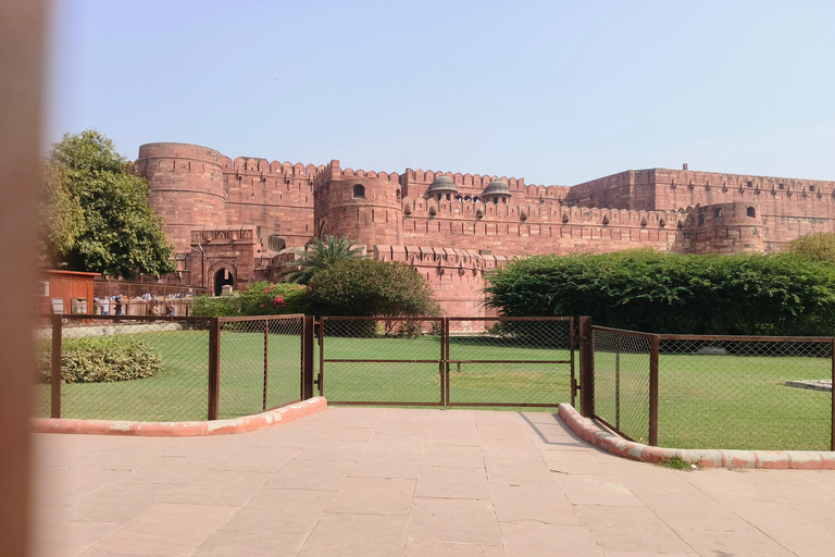 From Delhi: 5 Days Golden Triangle Tour CAR + GUIDE + MONUMENT TICKETS