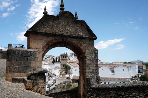 De Malaga: excursion guidée privée d'une journée à Ronda et entrée aux arènes