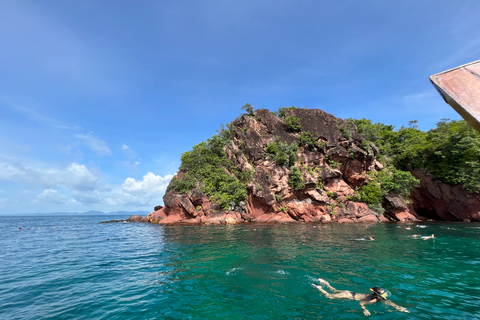 Krabi: tour en barco por las islas Hong, kayak y miradorPunto de encuentro en el Hotel Phra Nang Inn de Ao Nang