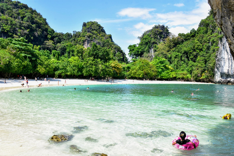 Krabi: tour en barco por las islas Hong, kayak y miradorPunto de encuentro en el Hotel Phra Nang Inn de Ao Nang