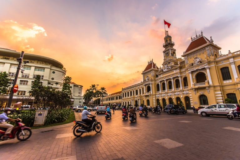 Ho Chi Minh: Eats After Dark Adventure Night Food TourPrivate Tour im klimatisierten Auto