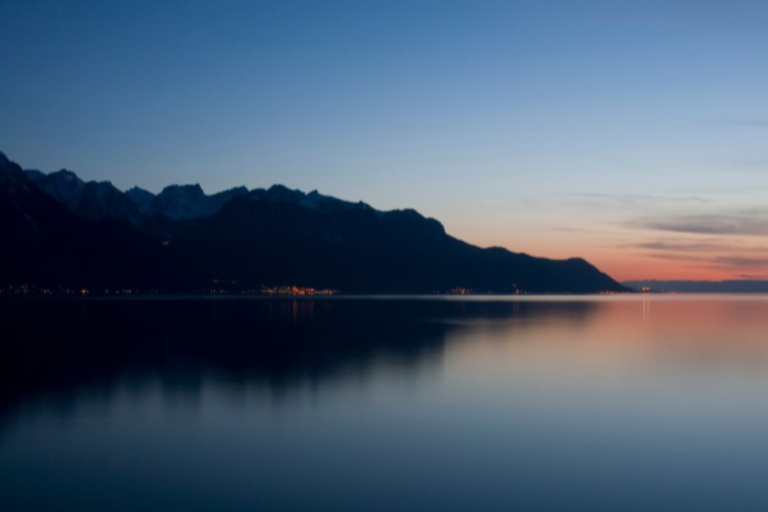 Geneva: Private Boat Cruise with Optional Fondue Private Boat day Lake Geneva (2h)