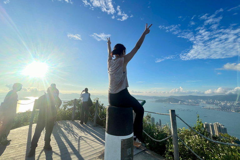 Hong Kong: 360 Panorama Sunset Hike to the Peak with Local Hong Kong: 360° Panorama Sunset Hike to the Peak with Local