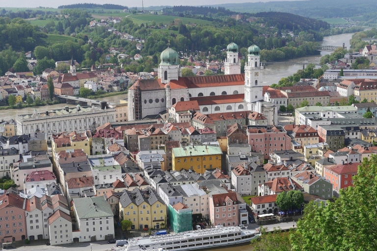 Prywatna piesza wycieczka po Passau z profesjonalnym przewodnikiemPassau: prywatna wycieczka piesza po Starym Mieście, katedrze i zamku
