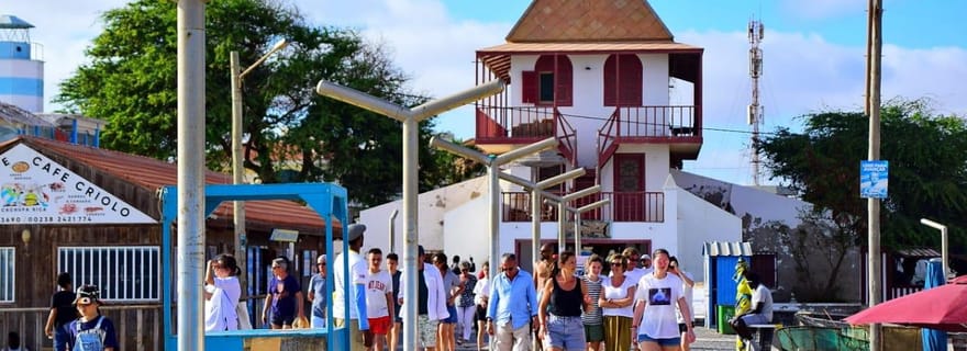 L'île de Sal : Visite de la ville de Santa Maria, art de la rue et tapas