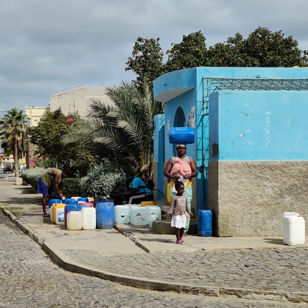 Colagem de mídia