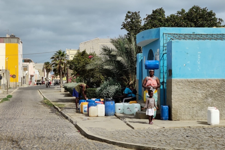Isla de Sal: recorrido por la ciudad de Santa María y degustación de sabores localesguía de habla hispana