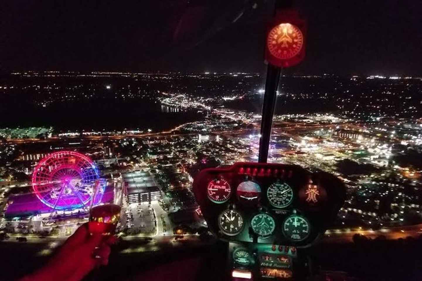 Orlando: Theme Parks After-Hours Private Helicopter Flight - 15-Minute After-hours Tour over Orlando Eye