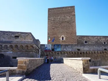 Bari: Führung durch die normannisch-schwäbische Burg