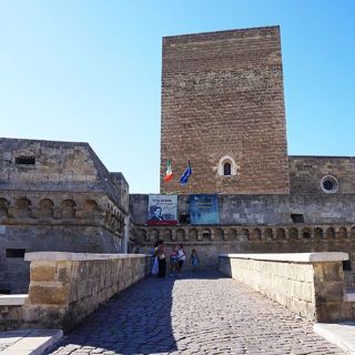 Bari: excursão ao castelo normando-swabian com um guia