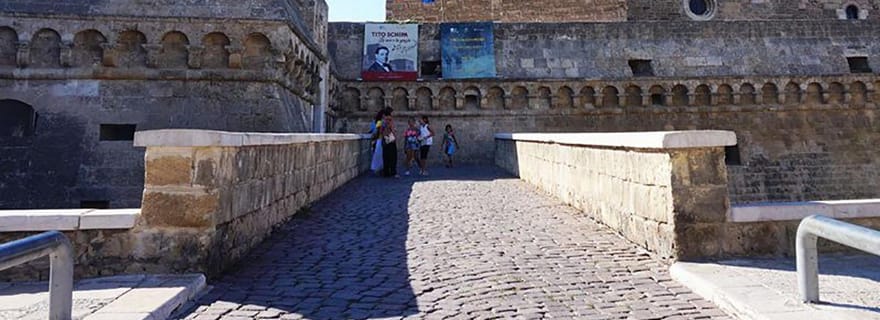 Bari : Visite guidée du château normand-souabe