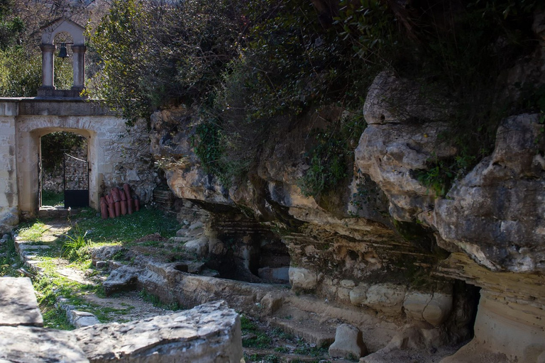 Desde Chania: visita privada a los puntos destacados locales y al palacio de KnossosDesde Chania: recorrido en limusina por los pueblos privados y el palacio de Knossos