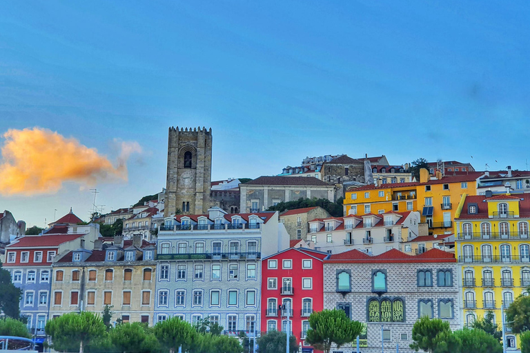 Lissabon: Historische private Stadtrundfahrt mit dem Tuk TukLissabon: Historische private Stadtrundfahrt mit dem Buggy