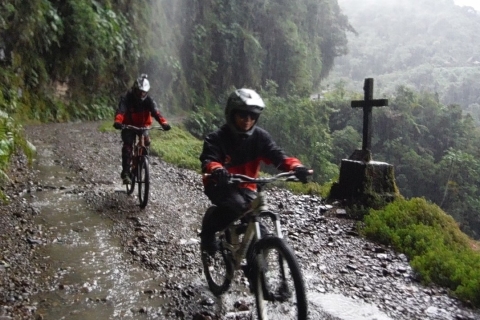 De La Paz: le tour de vélo de route le plus dangereux au mondeLa Paz: visite en vélo partagée de la route de la mort