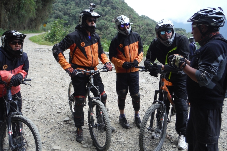 Desde La Paz: el recorrido en bicicleta de carretera más peligroso del mundoLa Paz: recorrido compartido en bicicleta por el camino de la muerte