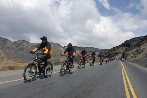 Z La Paz: Najbardziej niebezpieczna trasa rowerowa na świecieLa Paz: Wspólna wycieczka rowerowa Death Road