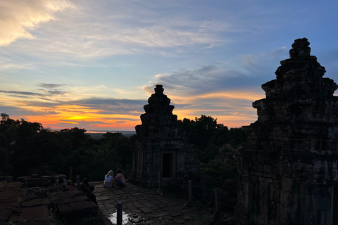 Siem Reap: volledige dag Angkor Wat-tempelervaring met zonsondergangVolledige dag privé-ervaring van Angkor met zonsondergang