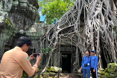 Siem Reap: volledige dag Angkor Wat-tempelervaring met zonsondergangVolledige dag privé-ervaring van Angkor met zonsondergang