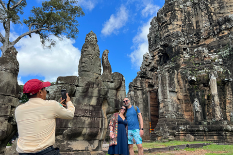 Siem Reap: Ganztägiges Angkor Wat-Tempel-Erlebnis mit SonnenuntergangGanztägige private Besichtigung von Angkor mit Sonnenuntergang