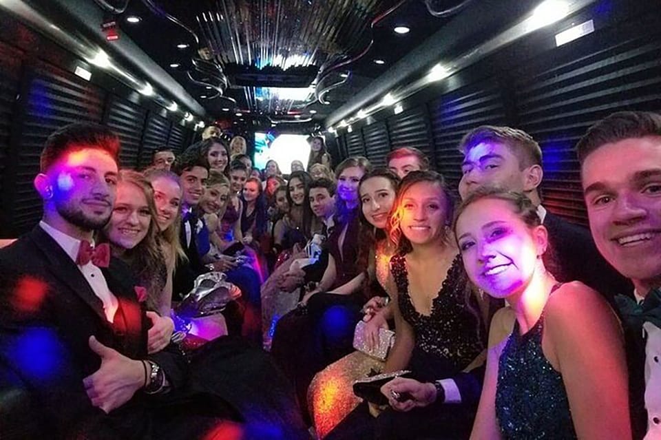 Miami: Party Bus, Club Entry, and Open Bar Night Experience