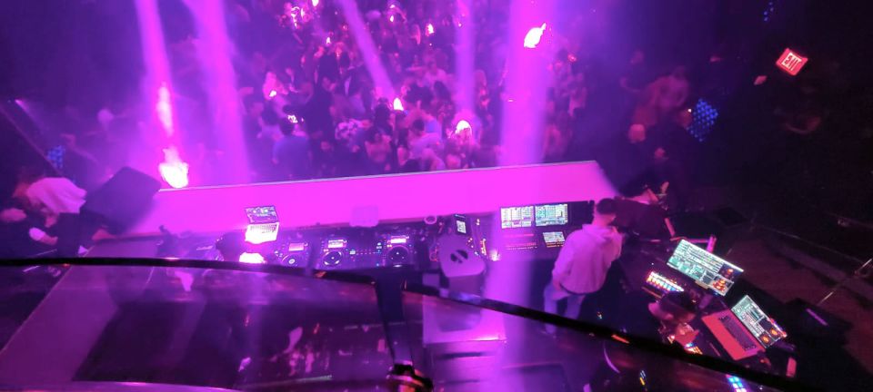 Miami: Party Bus, Club Entry, and Open Bar Night Experience