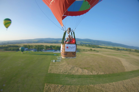 Cracovia: Vuelo privado en globo con champán