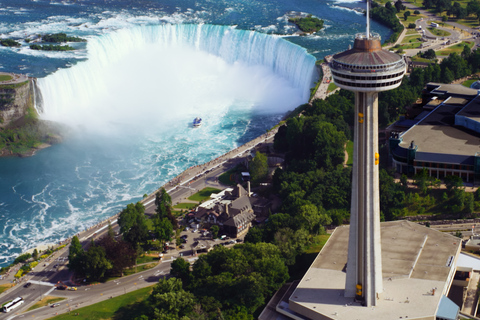 De Niagara Falls, EUA: passeio canadense com passeio de barcoCataratas do Niágara: visita guiada às cataratas e ingresso para atrações