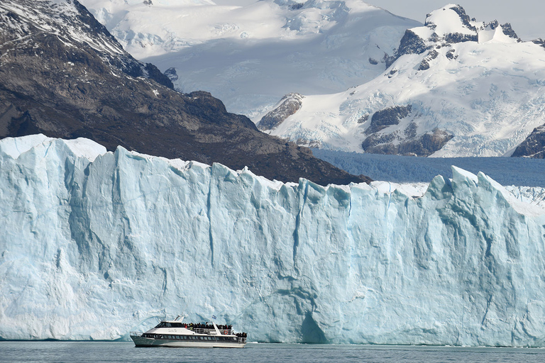 Glaciers & Waterfalls Tour with Boat Trip and Hike