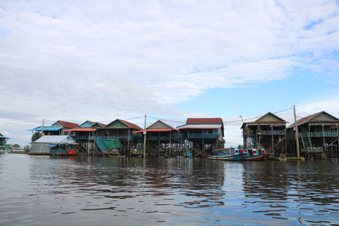 Jezioro Tonle Sap — wioska rybacka i zalany las