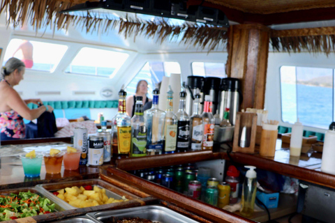 Oahu: Snorkeling & Dolphin Watch Cruise with Hawaiian Buffet Private: All-Inclusive Sunset Snorkel Cruise with Hot Buffet