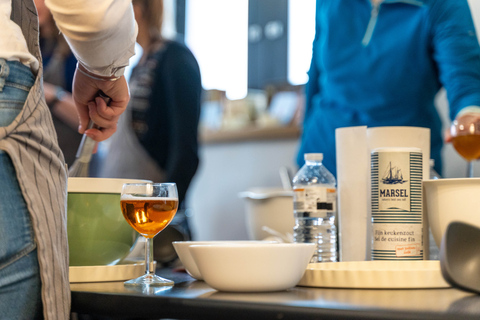 Gand: Laboratorio di preparazione di waffle belgi con degustazione di birraGand: Laboratorio di preparazione dei waffle belgi con degustazione di birra