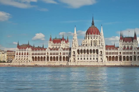 From Vienna: Private Day Tour of Budapest