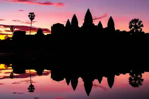 Siem Reap: Angkor Wat Sunrise and Tonle Sap 1.5 Days
