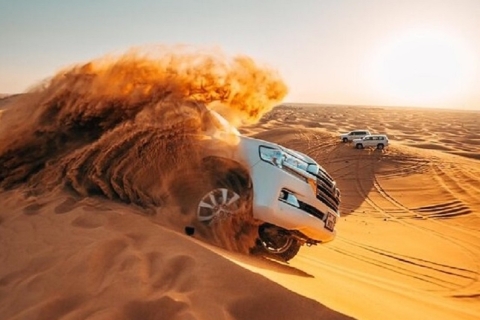 Dubai: avondsafari door de rode duinen in de woestijn met dinerbuffet