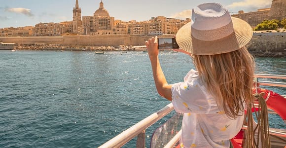 Afternoon Harbours Cruise with Guide and Roundtrip Transfers
