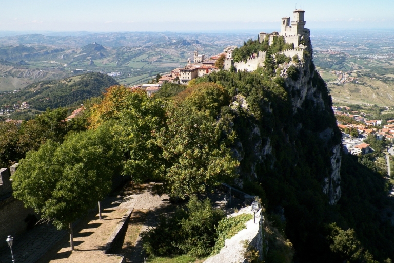 From Bologna: Private San Marino Day Tour with Lunch