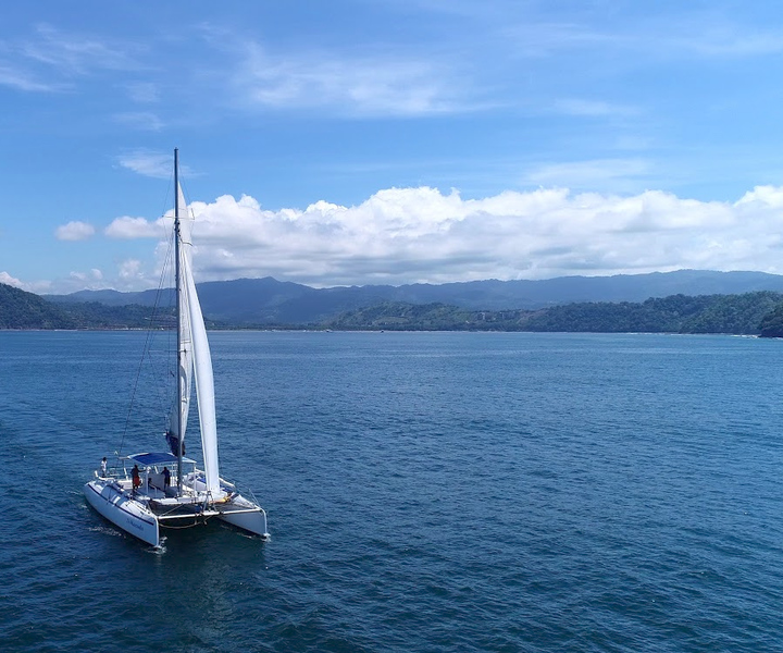 From Timarouba: Sailing & Snorkeling w/Lunch & Drinks Ticket