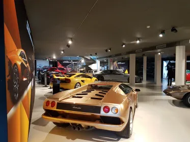 Ab Bologna: Lamborghini & Ferrari Museen Private Tagestour