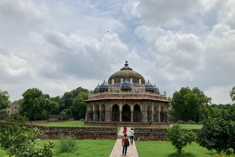 Delhi: Prywatna wycieczka po Starym i Nowym Delhi z opcjonalnym lunchemTransport AC, przewodnik bez lunchu i opłaty za pomnik