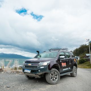 From Ushuaia: Beagle Channel Jeep Tour with Hike and Meal